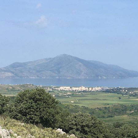 Appartamenti George Orikum Exterior photo